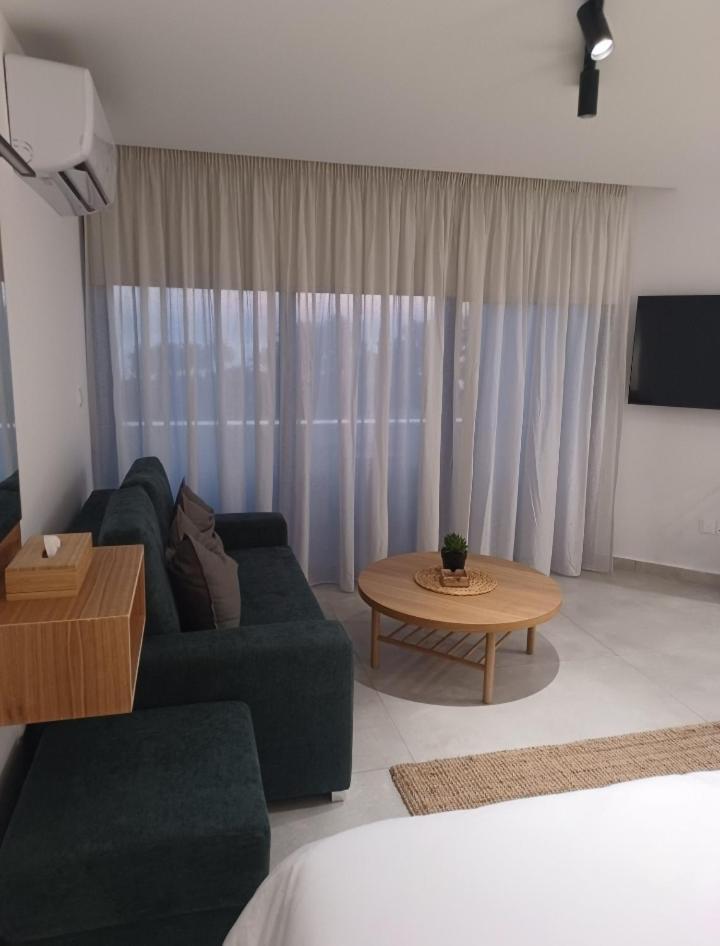 Terrazza Suites Paphos Exterior foto