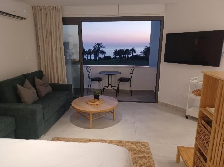 Terrazza Suites Paphos Exterior foto
